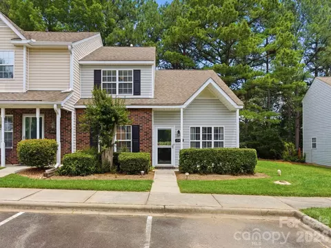 15477 Asterwind Ct, Charlotte, NC 28277