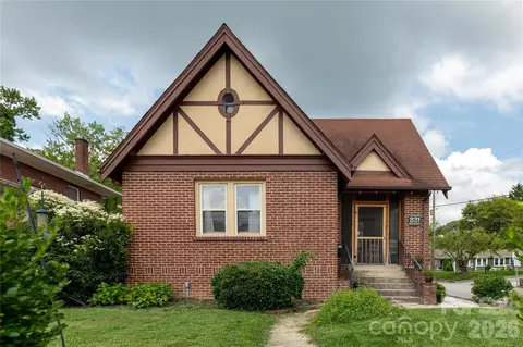 831 Oakland St, Hendersonville, NC 28791