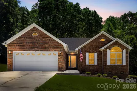 170 Ruthaven Dr, Bessemer City, NC 28016