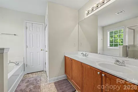 Bath - 3035 Proverbs Ct, Monroe, NC 28110 photo 2 of 4