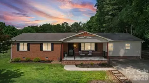 138 Shumaker Dr, Statesville, NC 28625