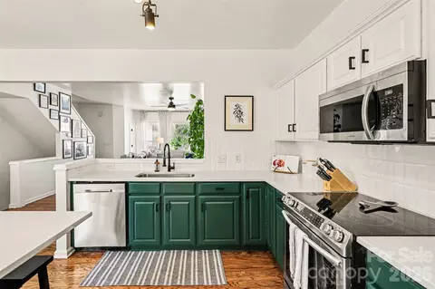 Kitchen - 2914 Duvalla Ave, Charlotte, NC 28209 photo 2 of 4