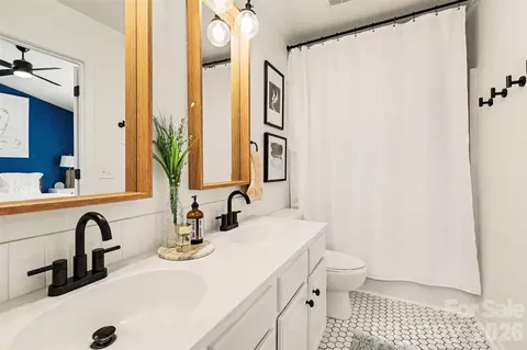 Bath - 2914 Duvalla Ave, Charlotte, NC 28209 photo 1 of 2