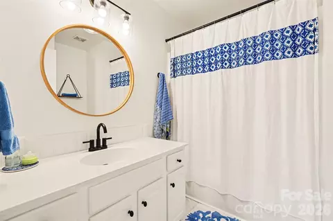 Bath - 2914 Duvalla Ave, Charlotte, NC 28209 photo 2 of 2