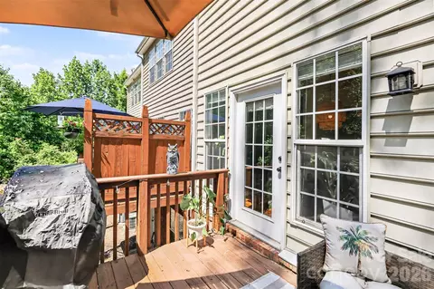 Exterior - 2914 Duvalla Ave, Charlotte, NC 28209 photo 2 of 3