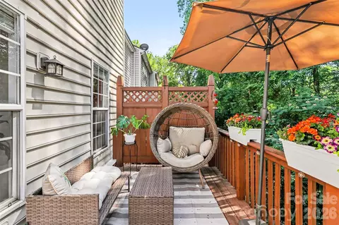 Exterior - 2914 Duvalla Ave, Charlotte, NC 28209 photo 3 of 3