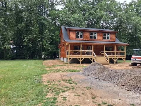 81 Breezy Creek Ln, Maggie Valley, NC 28751