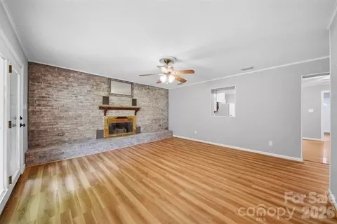 Living - 9357 Keller Ave, Hildebran, NC 28637 photo 2 of 9