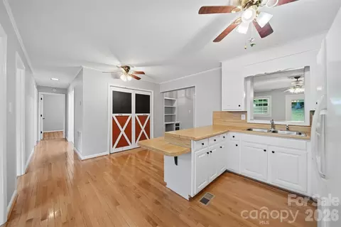 Entry Way - 9357 Keller Ave, Hildebran, NC 28637 photo 1 of 1