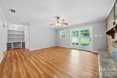 Living - 9357 Keller Ave, Hildebran, NC 28637 photo 4 of 9