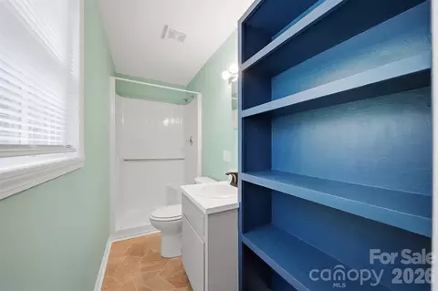 Bath - 9357 Keller Ave, Hildebran, NC 28637 photo 1 of 1