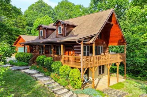 603 Laurel Lakes Pkwy, Lake Lure, NC 28746