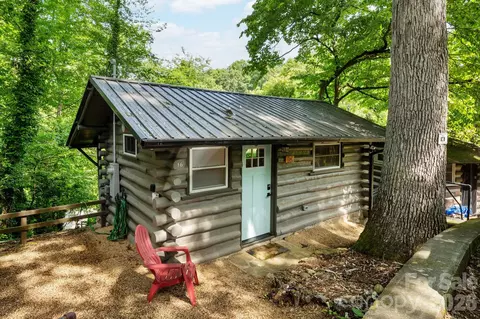 16 Cottage Dr, Asheville, NC 28805