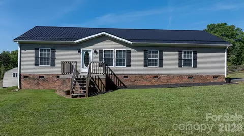 3015 Farm Pond Ln, Granite Falls, NC 28630