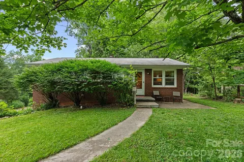 53 Merion Dr, Asheville, NC 28806