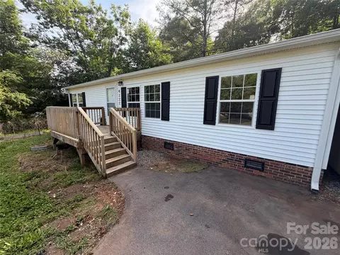 4222 Brookwood Pl, Lenoir, NC 28645