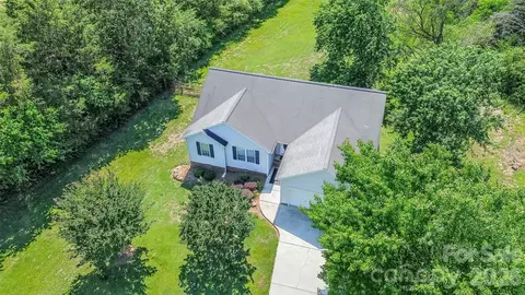 101 Mount Zion Dr, Statesville, NC 28625