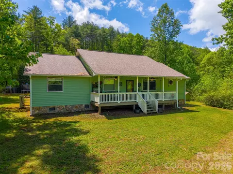 1364 Atoah Rd, Robbinsville, NC 28771