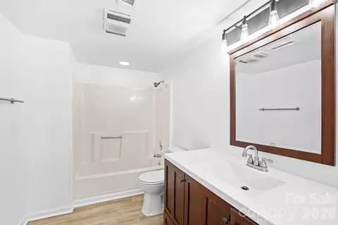 Bath - 270 Blake Branch Rd, Sylva, NC 28779 photo 5 of 5