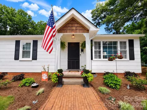 214 Oakwood Ave, York, SC 29745