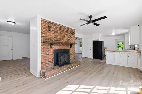 Living - 310 Roy Eaker Rd, Cherryville, NC 28021 photo 8 of 9