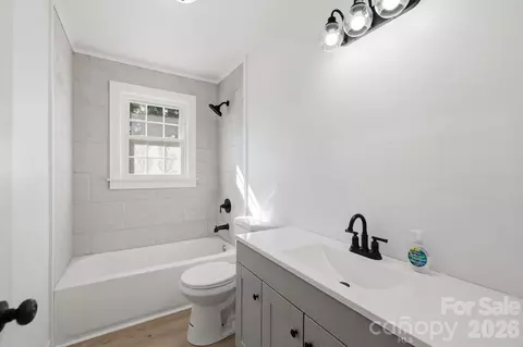 Bath - 310 Roy Eaker Rd, Cherryville, NC 28021 photo 1 of 3