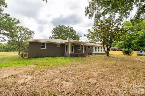 Exterior - 1297 Potter Rd, Lancaster, SC 29720 photo 3 of 5