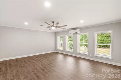 Living - 1297 Potter Rd, Lancaster, SC 29720 photo 4 of 5