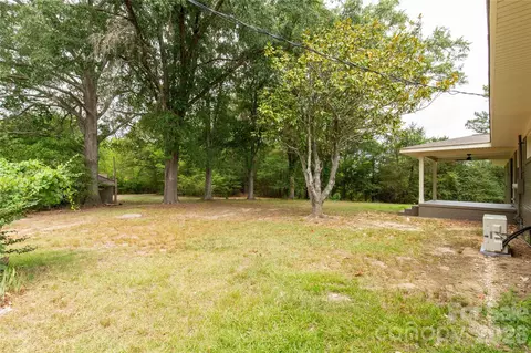 Exterior - 1297 Potter Rd, Lancaster, SC 29720 photo 2 of 5