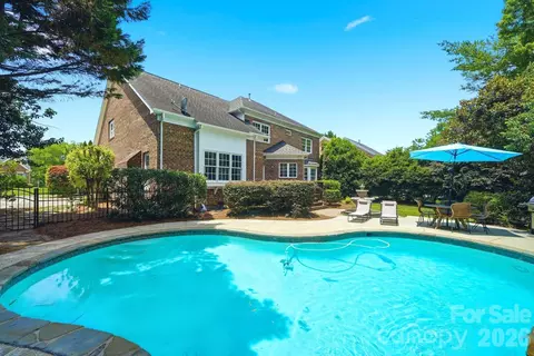 12319 Summer Breeze Ct, Charlotte, NC 28277
