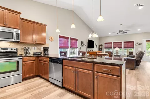 Kitchen - 25566 Seagull Dr, Lancaster, SC 29720 photo 2 of 4