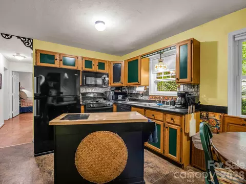 Kitchen - 115 Cinnamon Way, Flat Rock, NC 28731 photo 2 of 2