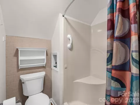 Bath - 115 Cinnamon Way, Flat Rock, NC 28731 photo 2 of 3