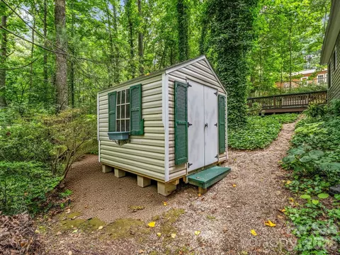 Exterior - 115 Cinnamon Way, Flat Rock, NC 28731 photo 3 of 3