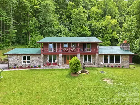 570 Rugged Top Rd, Waynesville, NC 28785