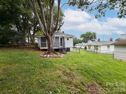 Exterior - 435 16th St, Cramerton, NC 28032 photo 2 of 5