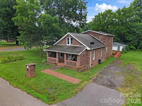 115 Lippard St, Statesville, NC 28677