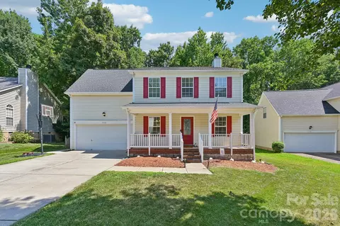 9338 Golden Pond Dr, Charlotte, NC 28269