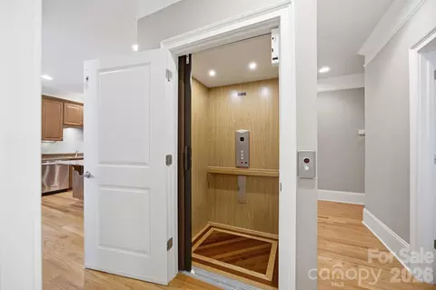Entry Way - 425 Spring St, Davidson, NC 28036 photo 2 of 4