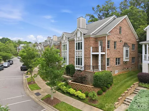Exterior - 425 Spring St, Davidson, NC 28036 photo 1 of 5