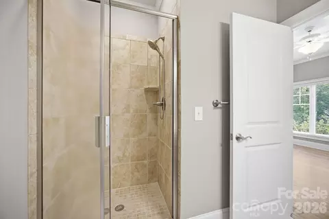 Bath - 425 Spring St, Davidson, NC 28036 photo 4 of 4