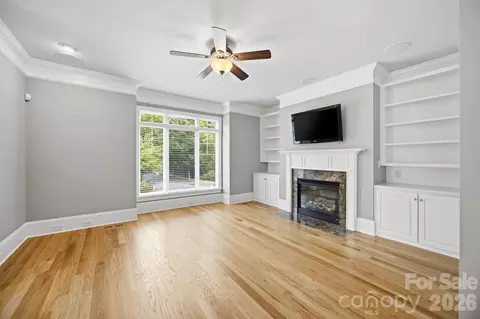 Living - 425 Spring St, Davidson, NC 28036 photo 3 of 5