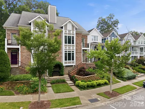 Exterior - 425 Spring St, Davidson, NC 28036 photo 1 of 4