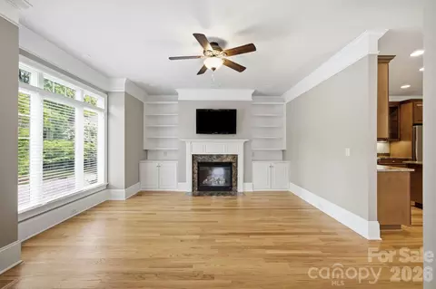 Living - 425 Spring St, Davidson, NC 28036 photo 1 of 5