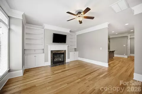 Living - 425 Spring St, Davidson, NC 28036 photo 2 of 5