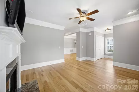Living - 425 Spring St, Davidson, NC 28036 photo 4 of 5