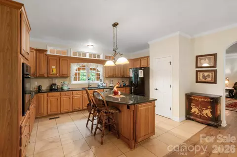 Kitchen - 115 Barton Rd, Brevard, NC 28712 photo 2 of 4