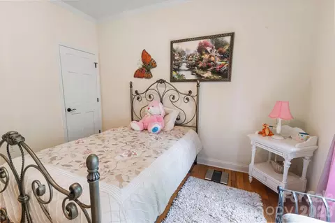 Bedroom - 115 Barton Rd, Brevard, NC 28712 photo 4 of 4