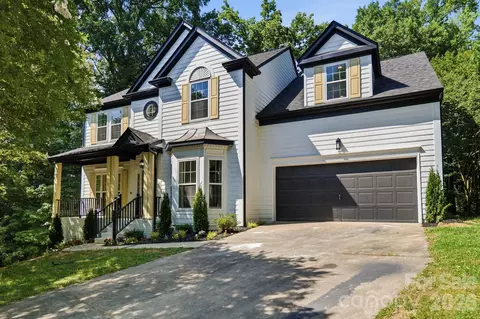 6102 Garamond Ct, Charlotte, NC 28270