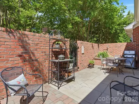 Exterior - 803 Talking Stick Ln, Fort Mill, SC 29708 photo 5 of 8